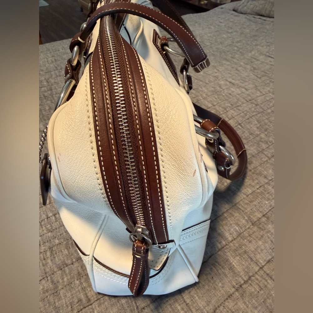 COACH Tote Satchel White large SOHO Brown trim. Dust Bag & Hang Tag. - Picture 8 of 12